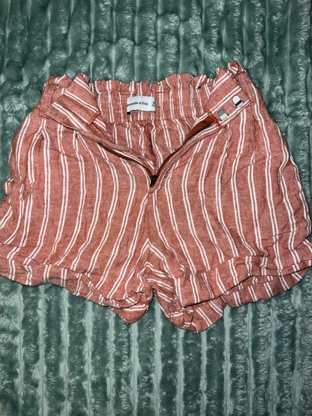 Shorts - Picture 2 of 4